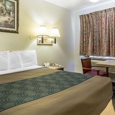 Rodeway Inn Nashville Bagian luar foto