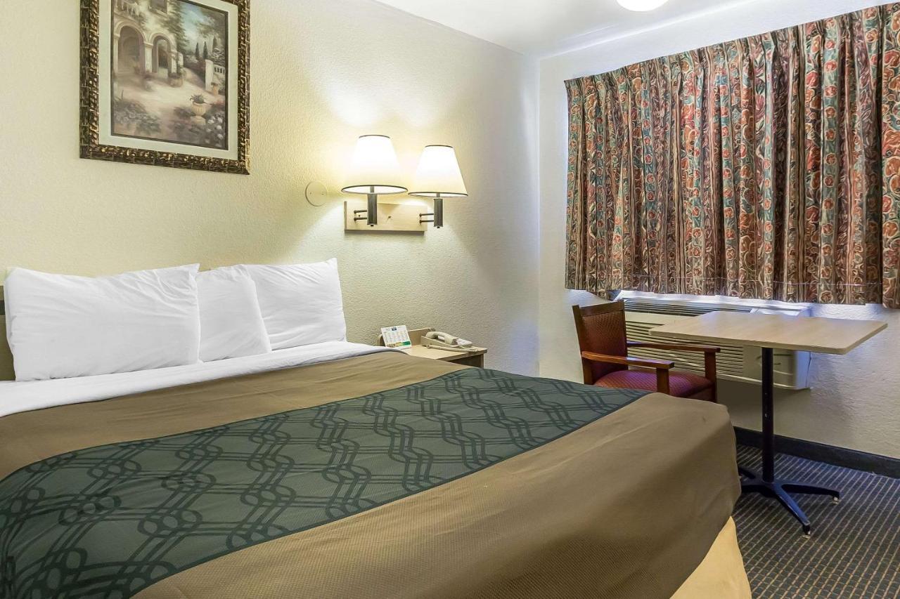 Rodeway Inn Nashville Bagian luar foto
