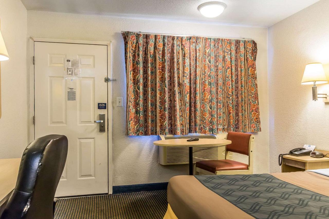 Rodeway Inn Nashville Bagian luar foto