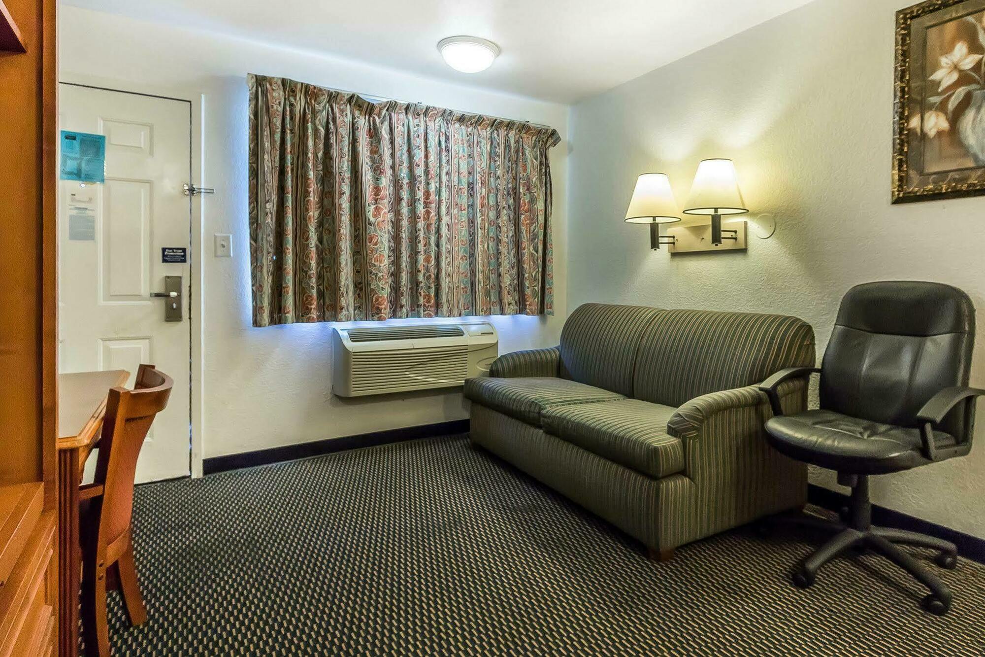Rodeway Inn Nashville Bagian luar foto