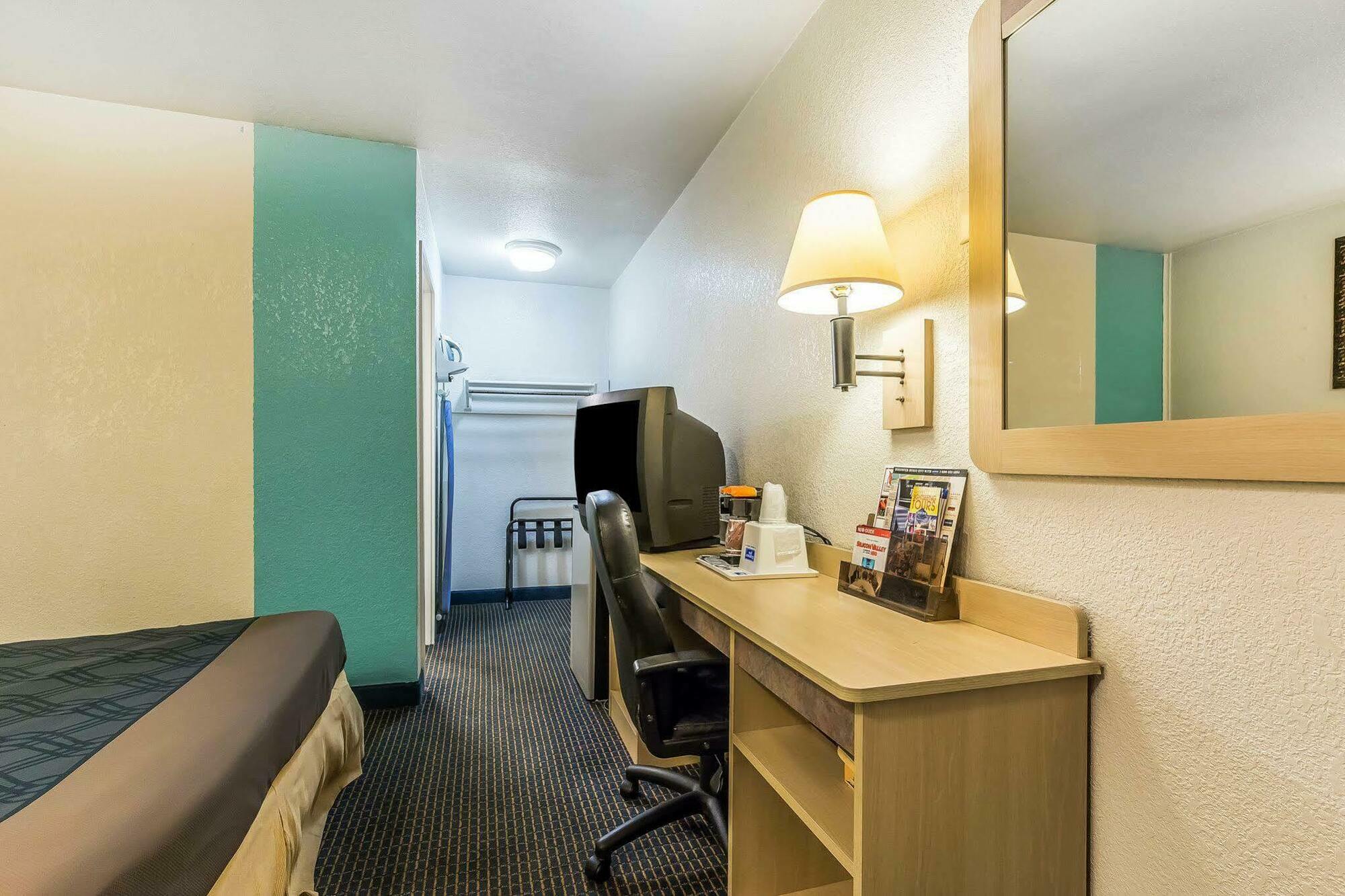 Rodeway Inn Nashville Bagian luar foto